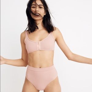 Tavik Reesa & Pernille Bikini in DRSE